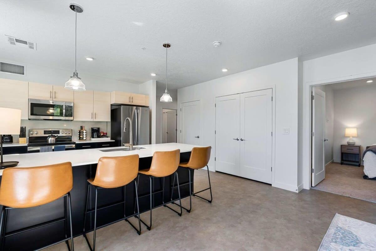 2Br Luxury Urban Escape Balcony & Fitness Center Apartamento Salt Lake City Exterior foto