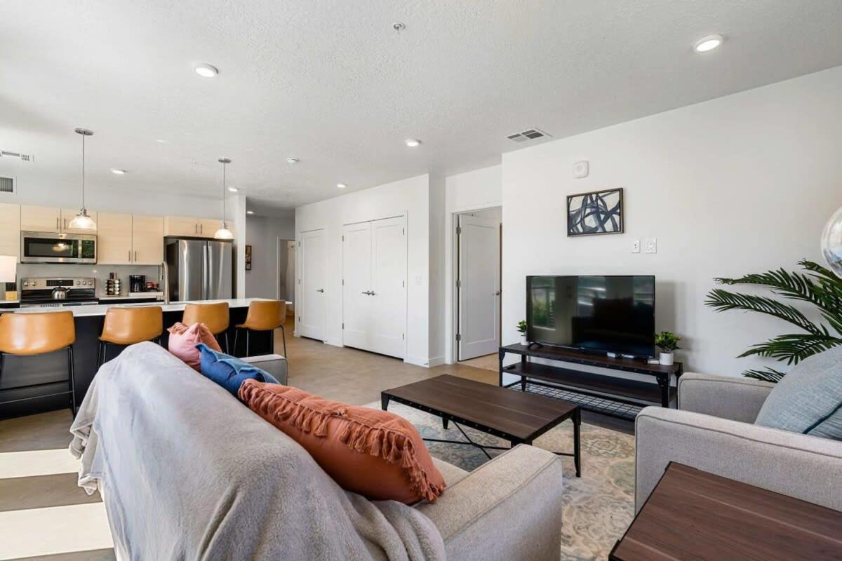 2Br Luxury Urban Escape Balcony & Fitness Center Apartamento Salt Lake City Exterior foto