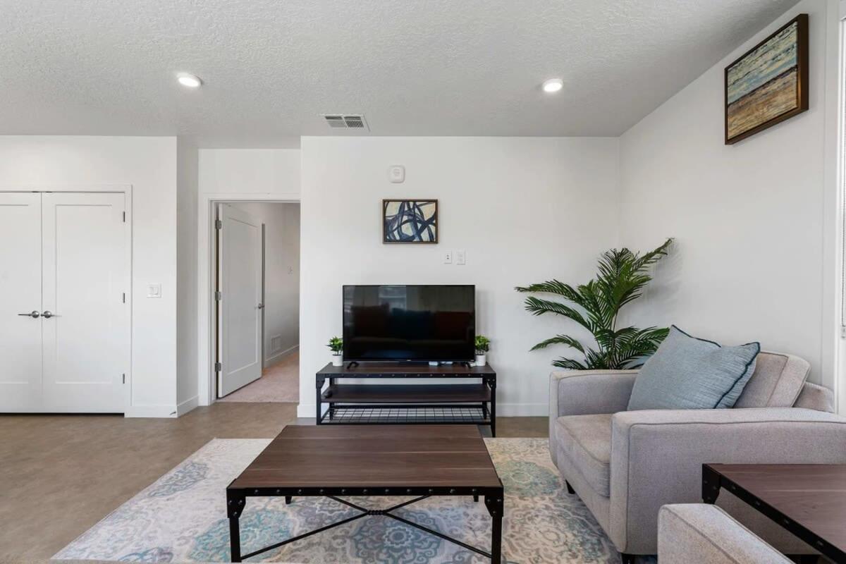 2Br Luxury Urban Escape Balcony & Fitness Center Apartamento Salt Lake City Exterior foto